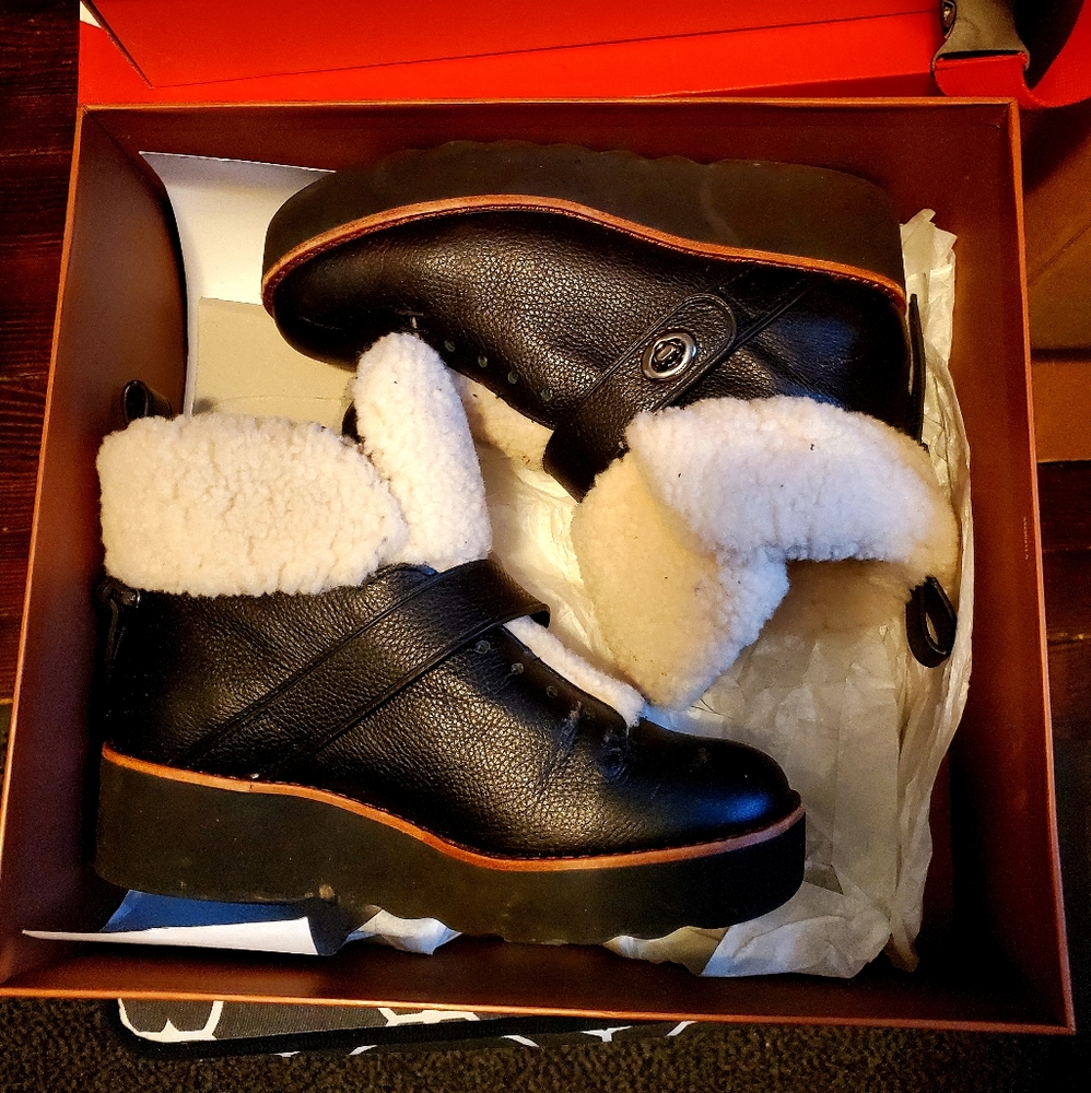 Black Coach Urban Hiker Shearling Pop